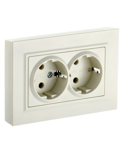Розетка 2-местная с з/к РСш12-3-БрКр бежевый BRITE (BR-R24-16-K10-F). Розетка с заземлением с защитными шторками в сборе. IEK в Ангарске