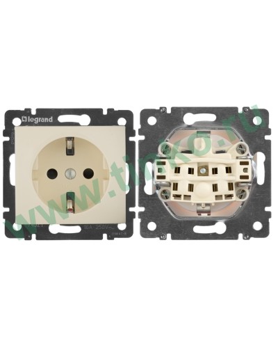 Розетка Valena 2К+3 с защитными шторками, на винтах 16А 250В, слоновая кость (774321). Розетка. LegranD в Ангарске