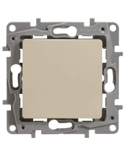 Выключатель 10AX-250В ETIKA, слоновая кость (672301). Выключатель. LegranD в Ангарске