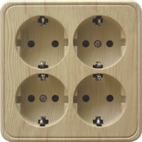 Розетка четырехместная открытой установки с з/к, сосна, LK Standard (813825). Розетка с заземляющими контактами и защитными шторками. Экопласт